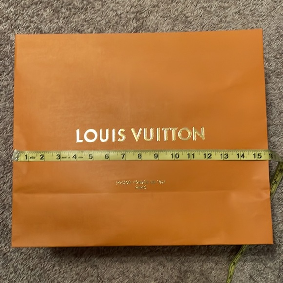 Louis Vuitton shopping bag - Picture 2 of 3